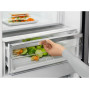 Холодильник з морозильною камерою Electrolux LNC7ME32W2